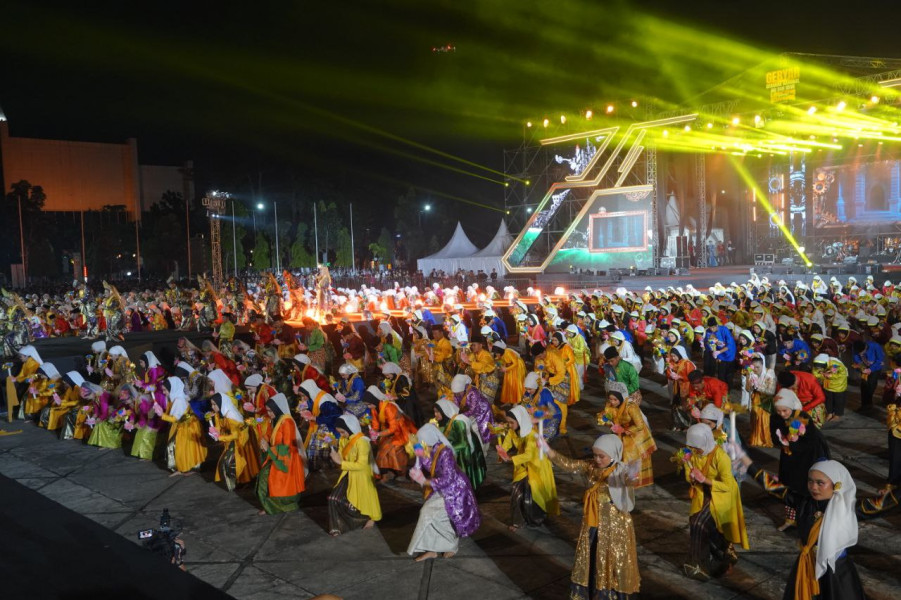 Keren! 10 ribu Penari Riau Pecahkan Rekor Muri di Gebyar BBI BBWI 2024