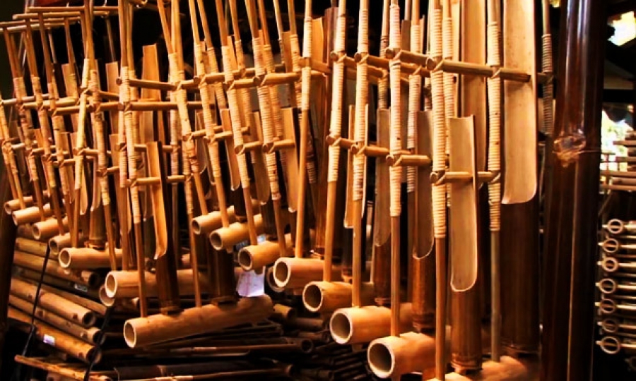 Angklung Bangunkan Orang Sahur Bunyi Sendiri, Netizen Ketakutan!