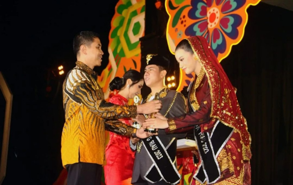 Tahniah! Adilah Salsabila Raih Runner Up Dara Riau 2023