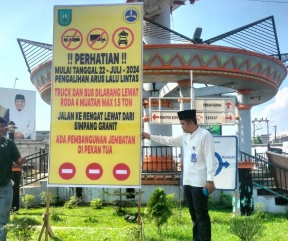 Ada Perbaikan Jalan, Arus Lalulintas Rengat-Tembilahan Dialihkan ke Simpang Granit