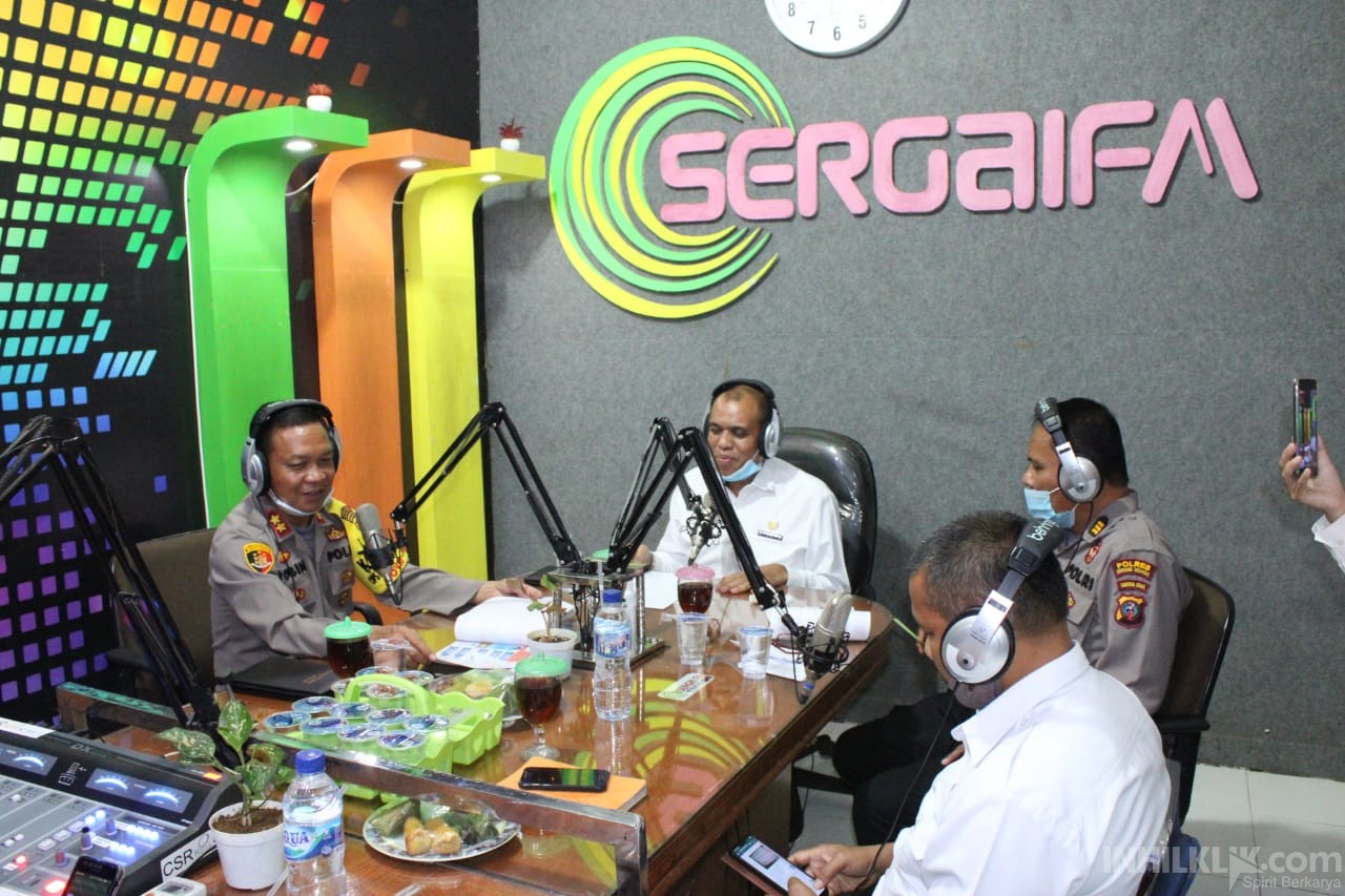 Kapolres AKBP Robin Simatupang Talk Show di Radio Sergai FM