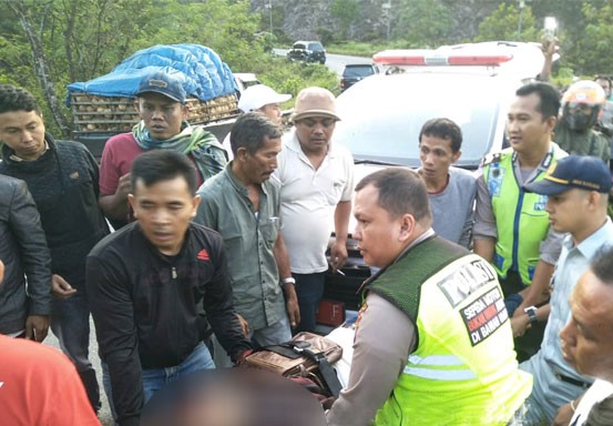Minibus Masuk Jurang, Dua Orang Meninggal dan Enam Luka