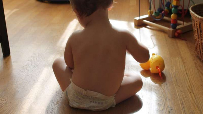 Heboh Video Bayi Masukkan Katak Gendut ke Dalam Mulut
