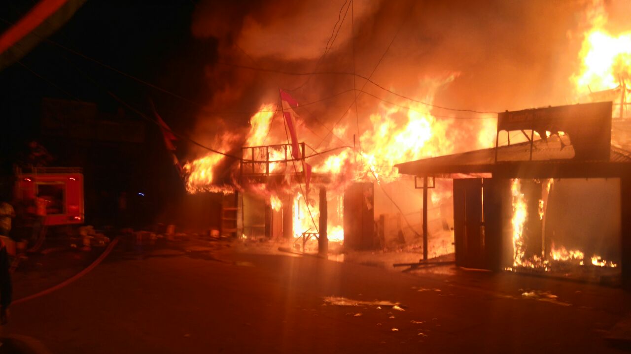 8 Unit Bangunan di Jalan H.said Tembilahan Ludes Terbakar
