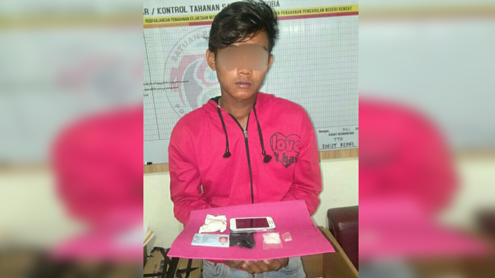 Jual Narkoba ke Polisi, Warga Desa Petala Bumi Seberida Ditangkap