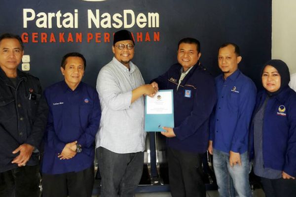 Lukman Edy Daftar ke NasDem untuk Pilkada Riau