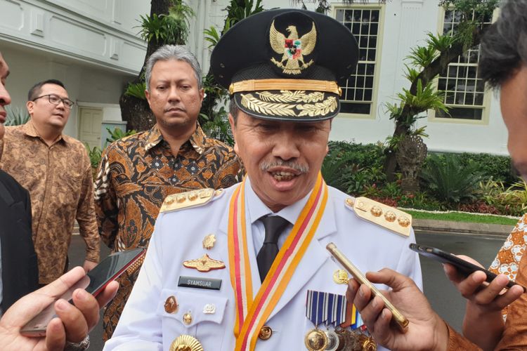 Gubernur Riau Lantik Istri, Kakak, Adik, Menantu Jadi Pejabat