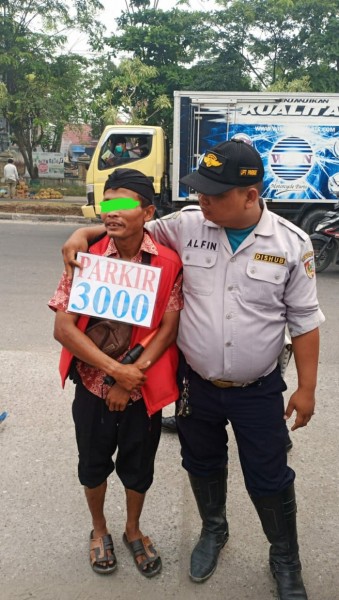 Minta Rp3 Ribu, Jukir di Pasar Simpang Baru Ini Diamankan Dishub Pekanbaru