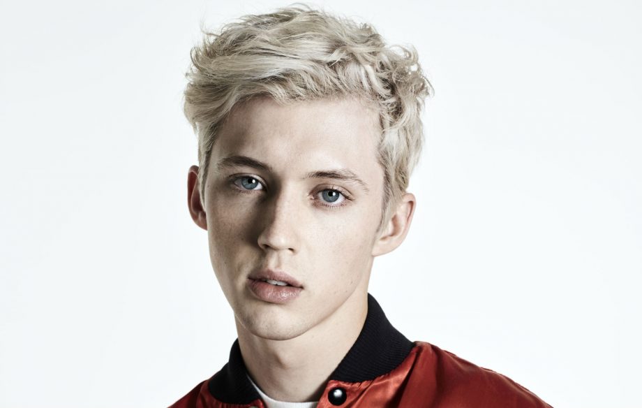 Troye Sivan Beberkan Rahasia No Make-Up Look untuk Pria dan Wanita