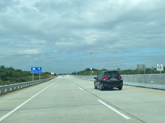 Arus Lalu Lintas Tol Pekanbaru-Bangkinang Masih Sepi Lancar di Pagi Natal