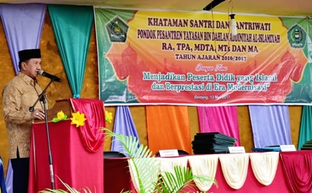 Khataman Santri Ponpes YABID, Wabup Inhil Mengharapkan Para Santri Menjadi Telur Emas
