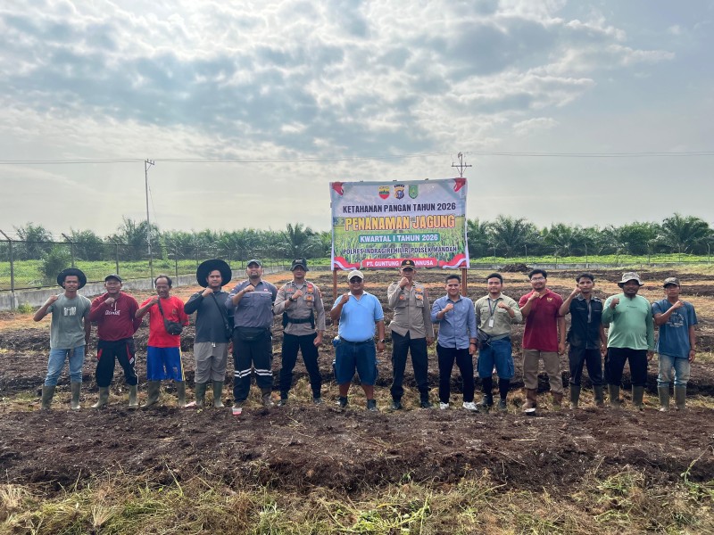 Dukung Program Nasional, PT GIN dan Polsek Mandah Tanam Jagung Kuartal I