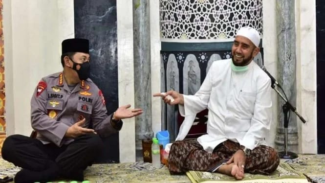 Silahturahmi ke Habib Syech, Kapolri Bicara Soal Penanganan Covid-19 dan Program Vaksinasi Nasional