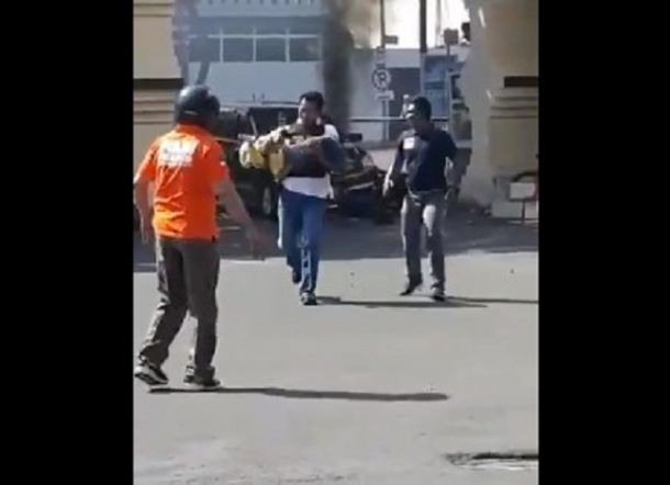 Ini Alasan Polisi Abaikan Keselamatan Dirinya demi Bocah Perempuan