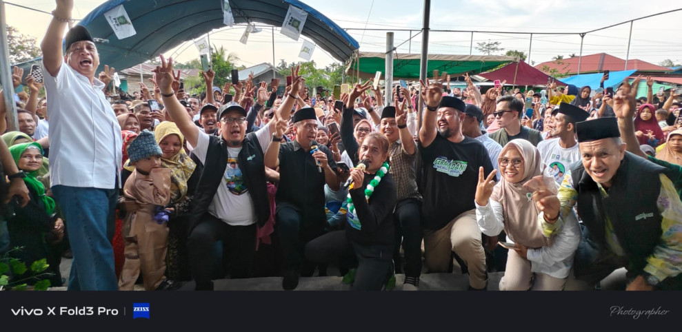 Ferryandi dan Dani M Nursalam Disambut Hangat Warga Simpang Kateman