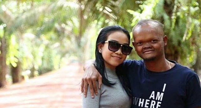 Wanita Ini Dihujat Netizen Setelah Pamer Foto Mesra Bersama Sang Pacar. Inilah Penyebabnya..