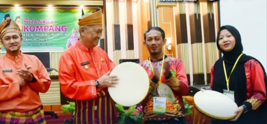 Lestarikan Budaya Nasional, Wabup Inhil H Syamsuddin Uti Buka Pelatihan Kompang