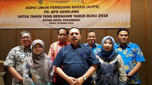 Sekda Inhil Pimpin RUPS PD BPR Gemilang
