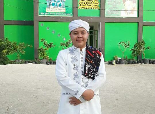 Sosok Ustaz Ponpes di Pekanbaru yang Dipuji Kesabarannya Setelah Dimaki-maki Ortu Santri