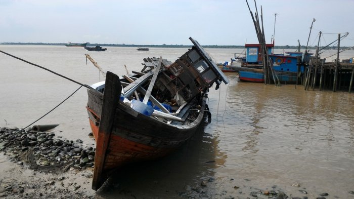 Kapal Motor Pengangkut BBM Meledak di Pelabuhan Selatpanjang, Begini Nasib ABKnya