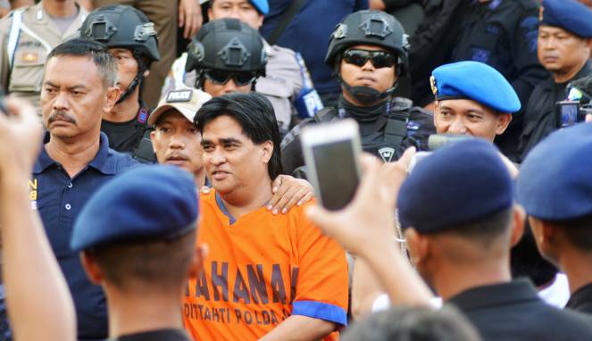 Dimas Kanjeng Jalani Sidang Perdana Hari Ini