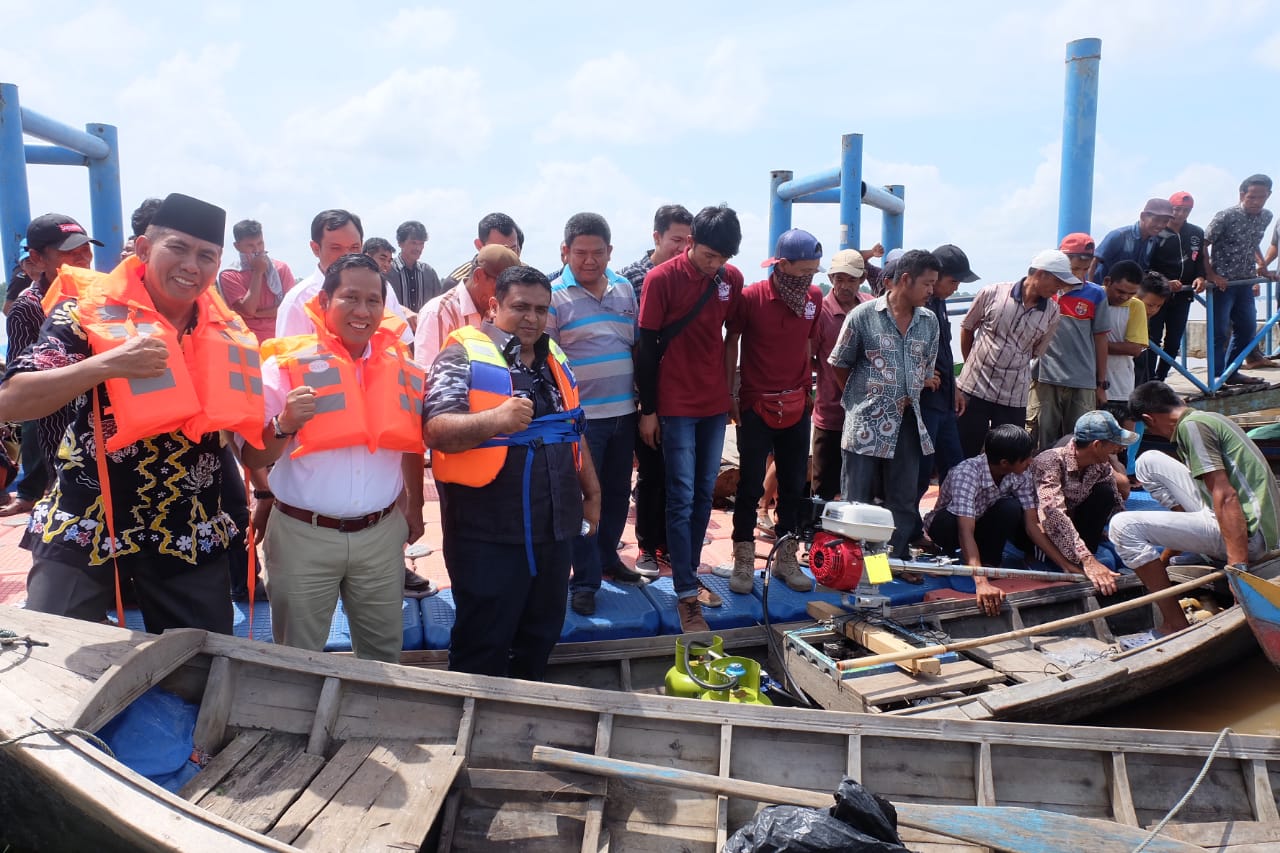 Ratusan Nelayan Inhil Terima Bantuan