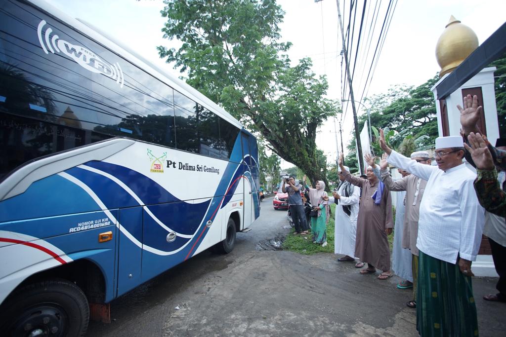 Bupati Wardan Lepas Keberangkatan Kontingen Porsadin Ke IV Tingkat Provinsi Riau