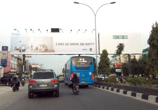 Satpol PP Pekanbaru Larang Iklan Tayang di Bando