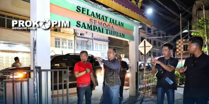 Pj Bupati Inhil Turun Langsung Cek Kondisi Lampu Jalan Malam Hari