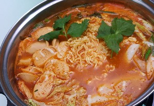 Resep Masakan Mie Korea, Untuk Makan Siang Yang Pedas Gurih