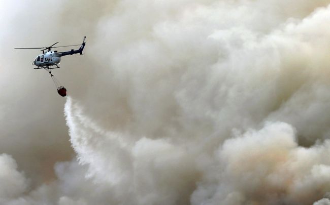 BNPB Kirim Helikopter Tanggulangi Kebakaran Hutan Riau