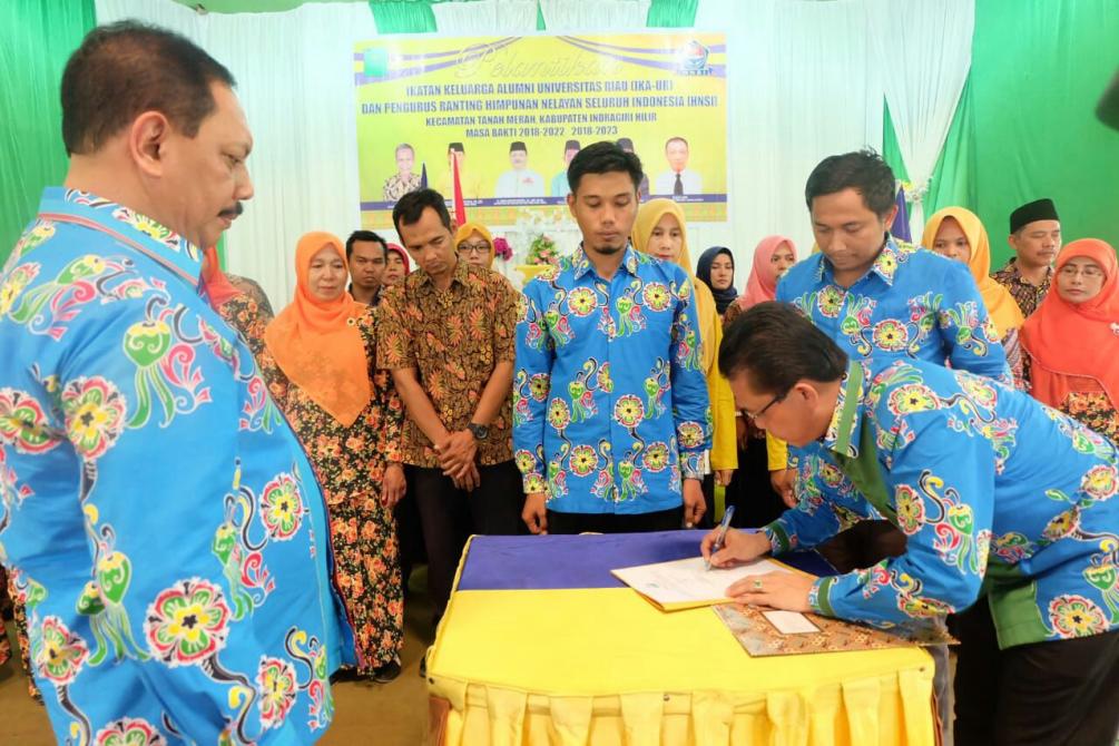 Dihadiri Sekda Inhil dan Kuansing, IKA - UR Tanah Merah Resmi Dilantik