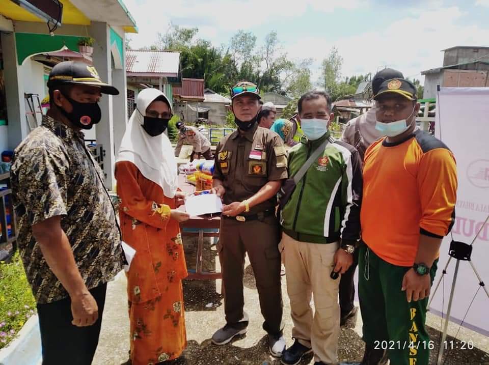 Ansor Banser Inhil Bantu Korban Bencana Puting Biliung di Desa Sanglar