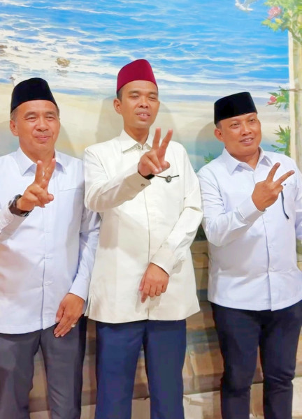 Tabligh Akbar di Tembilahan, UAS Sampaikan Dukungan untuk Paslon Bermarwah dan Fermadani