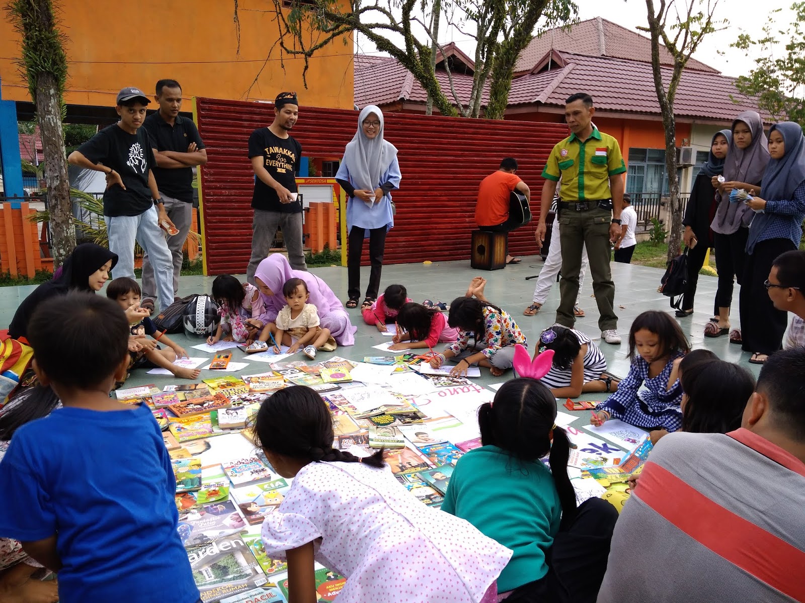 Gerobak Baca Goes To School Setiap Sabtu Pagi di Tembilahan