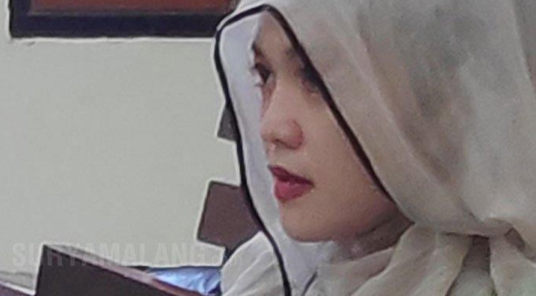Gadis Cantik ini Berbuat Nekat di Markas Polisi saat Besuk Tahanan
