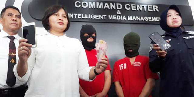 Layanan Threesome Gay Diungkap Polisi, Nama Akun FB-nya Bikin Lemes