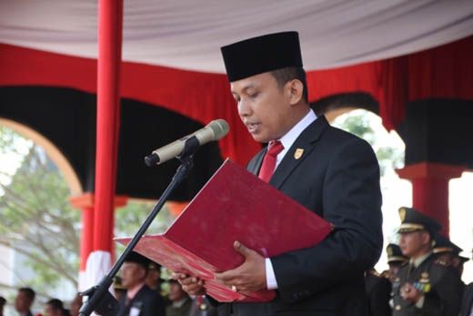 Mengenal Lebih Dekat Sosok Dani M Nursalam, Dari Tukang Jual Es Hingga Menjadi Ketua DPRD Inhil