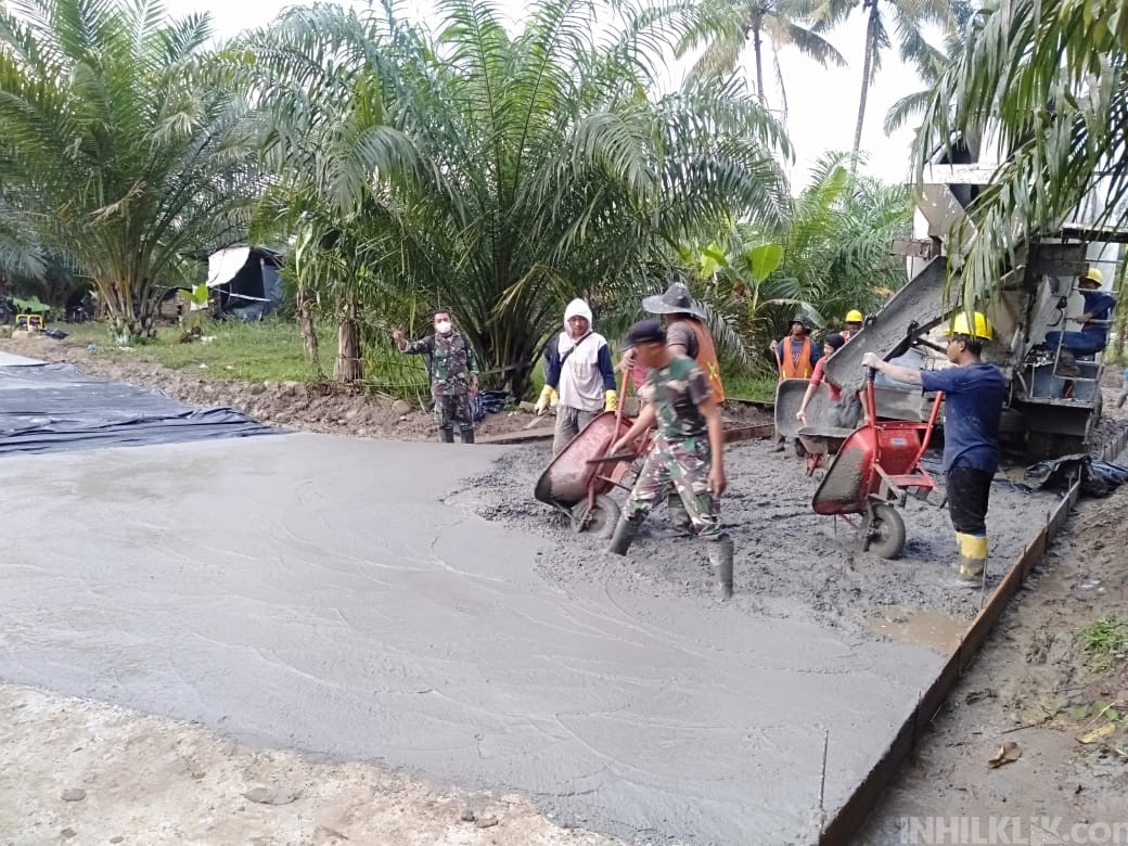 Menuju Rampung, Pengecoran Jalan TMMD Kodim 0204/DS Kian Dikebut