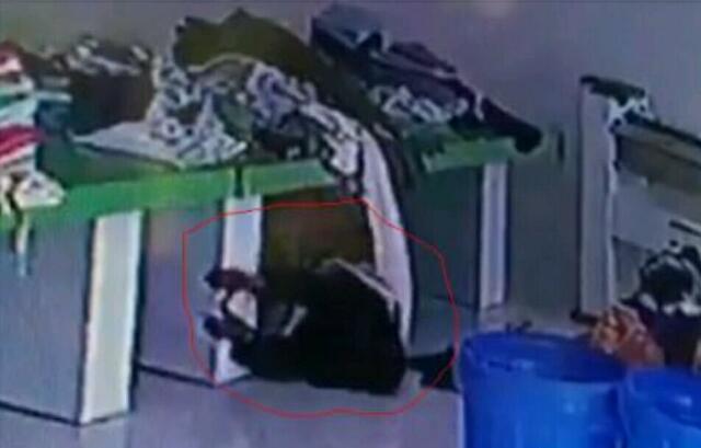 Pegawai RSUD Ditarik Hantu Perempuan Bermata Merah Saat Bekerja