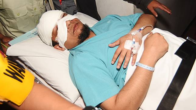 Novel Dirawat di Singapura Sampai Benar-benar Sembuh