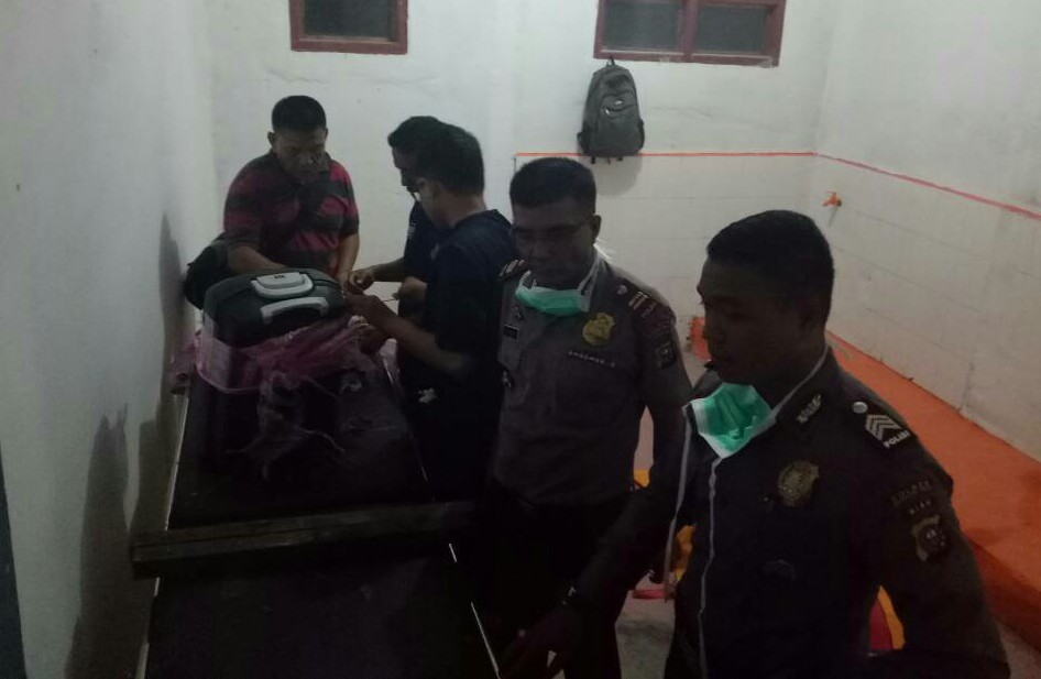 Tim Forensik Polda Riau Otopsi Tengkorak Dg Magassing di Kateman Inhil