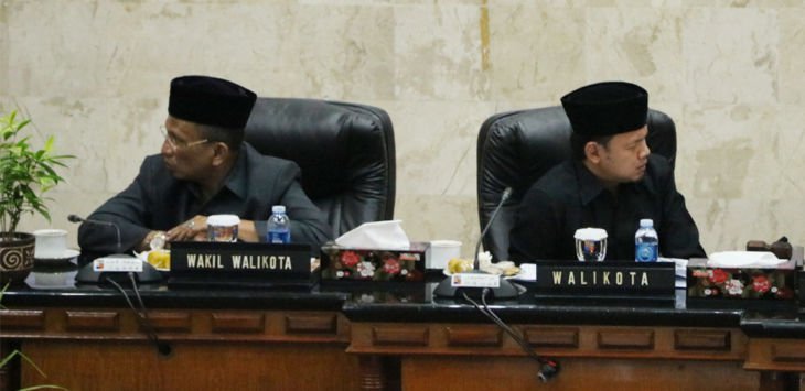 Bima Arya Kepal Tinju, Usmar Acungkan Jari Kelingking