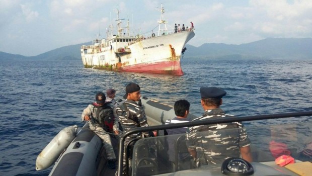 Modus Mematikan Lampu, TNI AL Berhasil Tangkap Kapal Penyelundup di Kepri