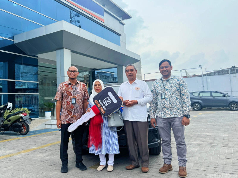 BRI Kisaran Serahkan Grand Prize Honda BR-V Kepada Pemenang PHS 2024