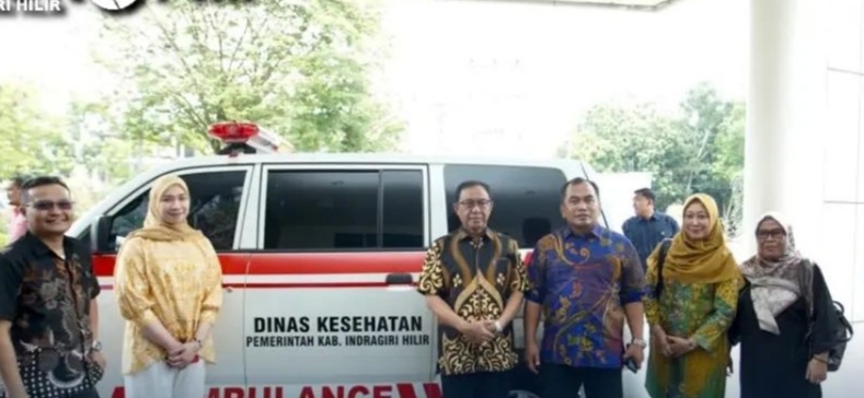 Pemkab Inhil Serahkan Hibah Ambulance kepada UNRI