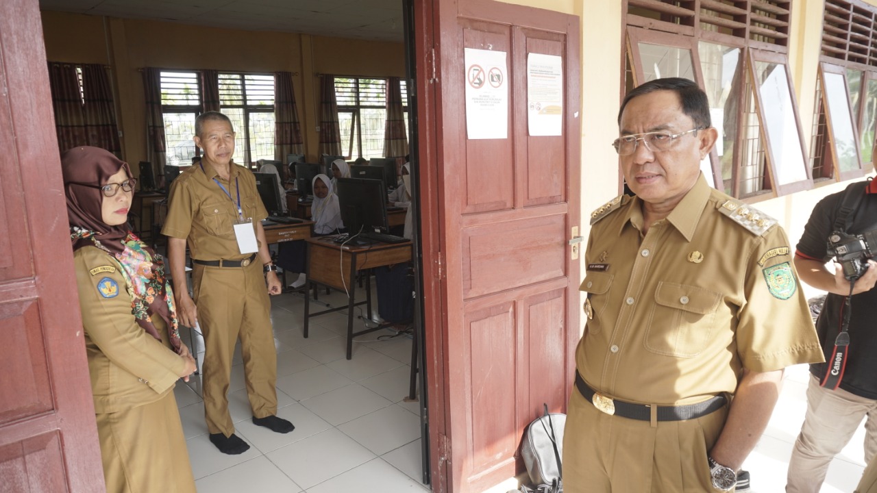 Bupati Pantau Pelaksanaan UNBK Jenjang SMP
