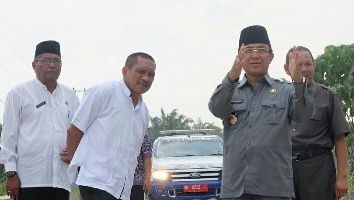 Perbaikan 7 Ruas Jalan Kota Tembilahan, Bupati Inhil Minta Masyarakat Bersabar
