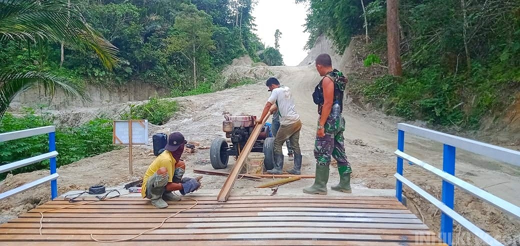 Agar Jembatan Mampu Dilalui Truk Sawit, Ini yang Dilakukan Satgas TMMD Kodim 0204/DS