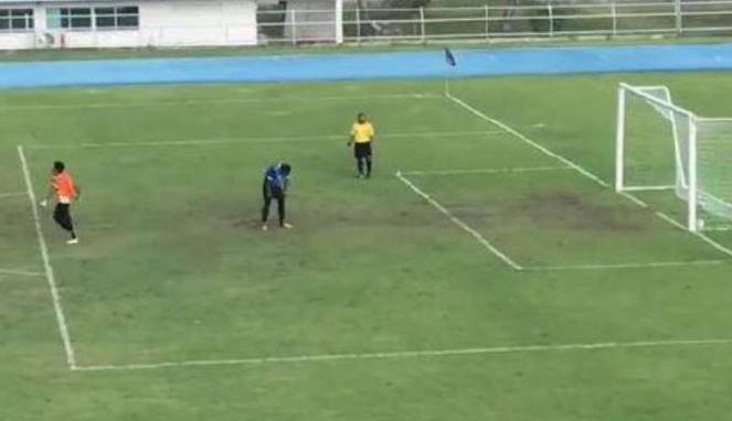Gol Penalti Unik Pemain Thailand Hebohkan Dunia Maya, Berikut Videonya ...